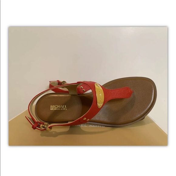 Brand New Michael Kors Plate Thong Sandals - Picture 9 of 10